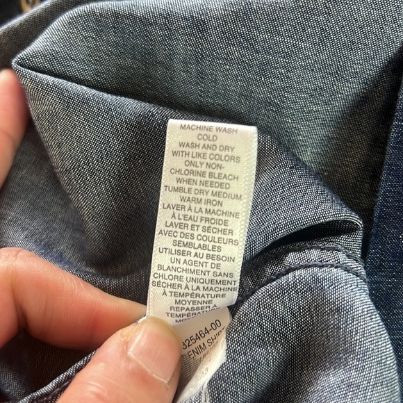 Banana Republic Dark Soft Wash Button Up Denim Shirt Size XS - Picture 13 of 16